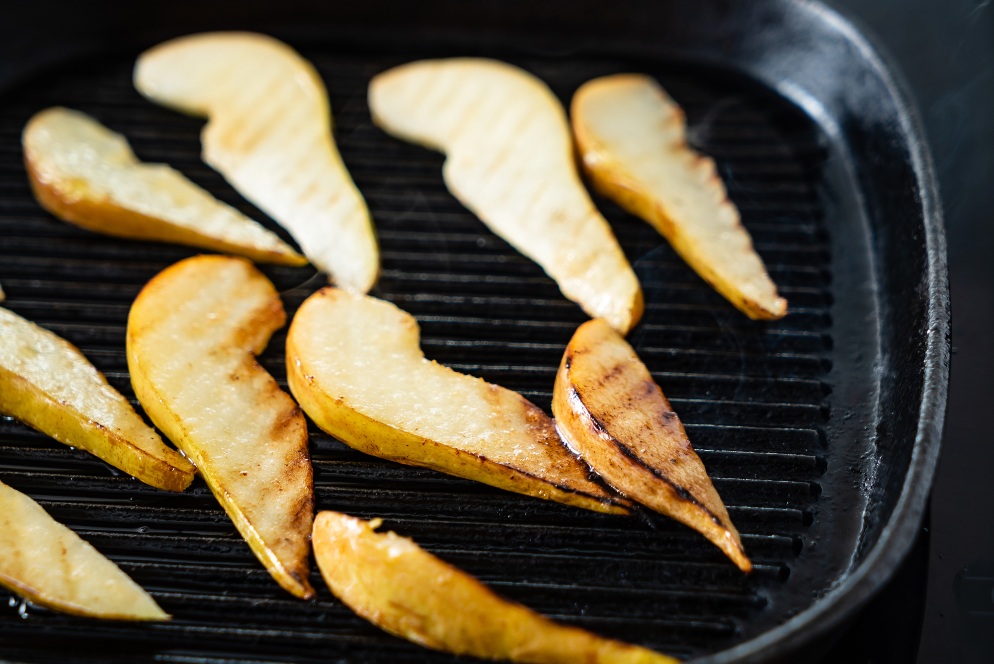 grilled pears on the frying pan