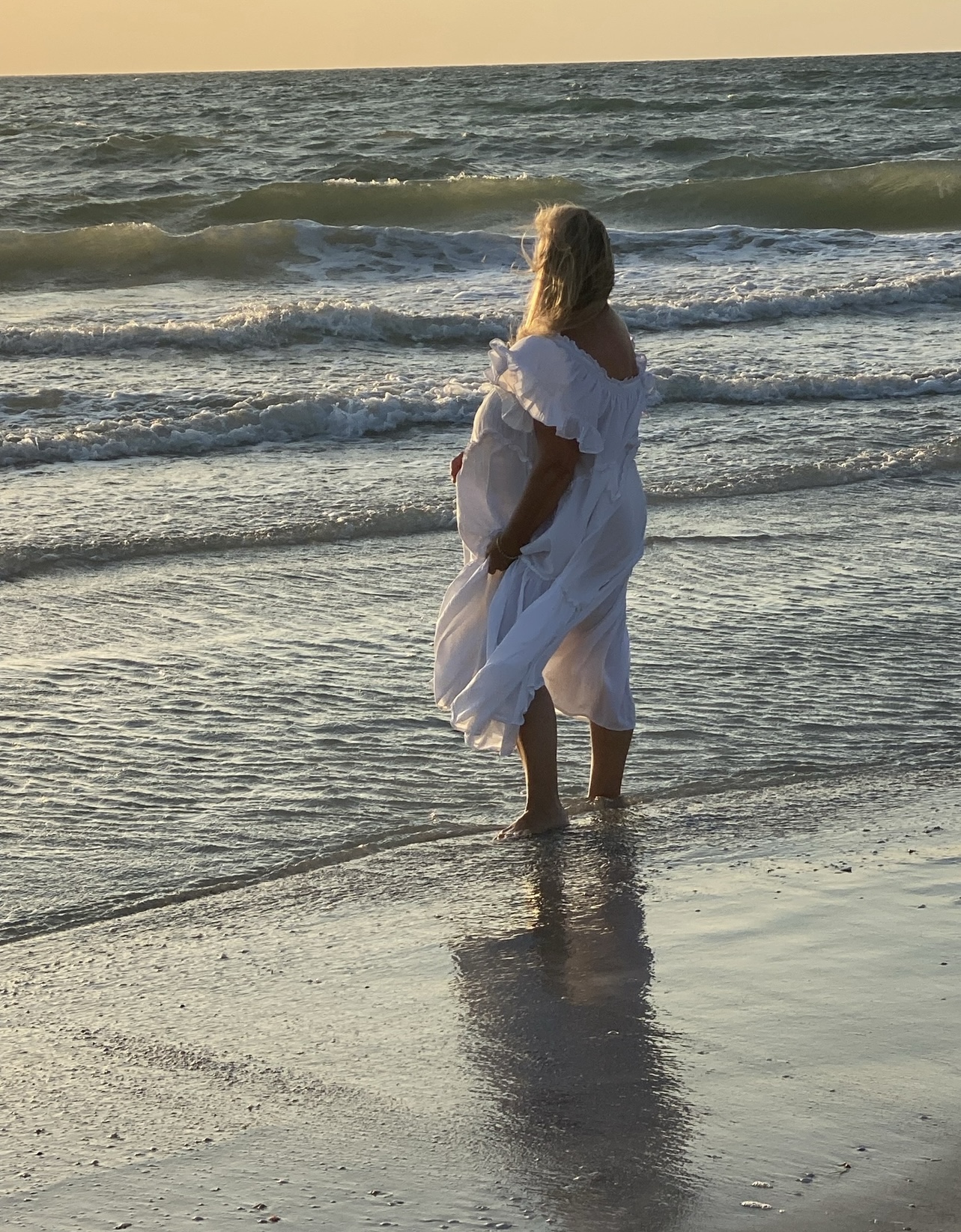 How the Ocean Can Artistically Heal the Soul_(@best-holistic-life-magazine @karen-hanlon @painting-your-soul)