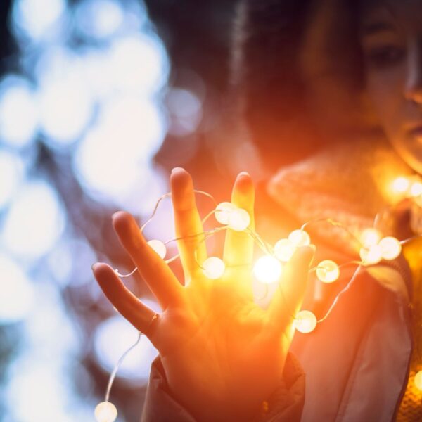 Energy_Update_December_2024_(@Best-Holistic-Life-Magazine_@Featured-Article_@Laetitia-Andrac)_Cover-Photo