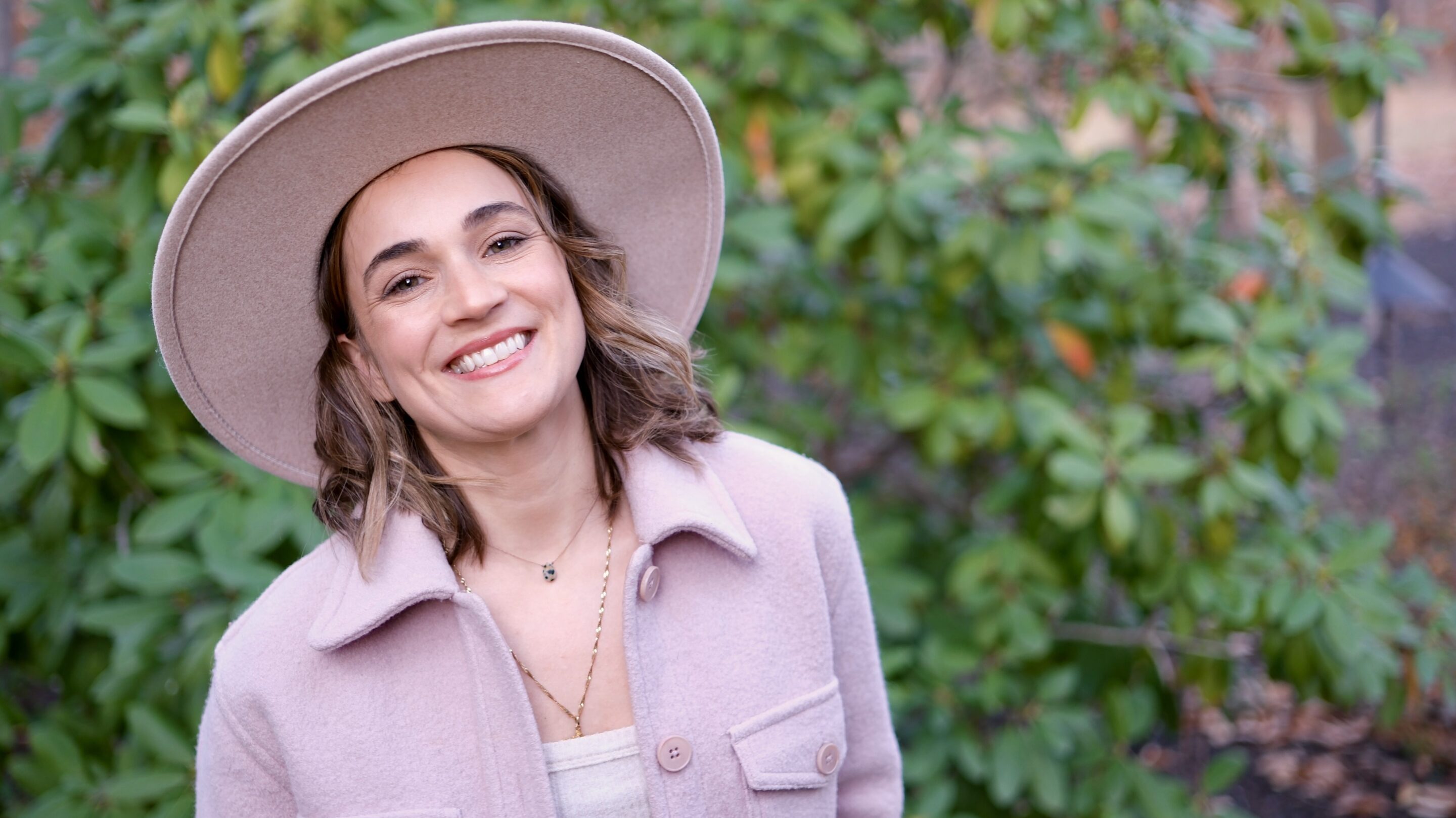 Parinaz_Shams_Transformational_Influencer_of_the_Year_2025_Exclusive_Interview_Questions_(@Best-Holistic-Life_@BestHolisticLifeMagazine_@New-Release_@Parinaz-Shams)_Cover-Photo