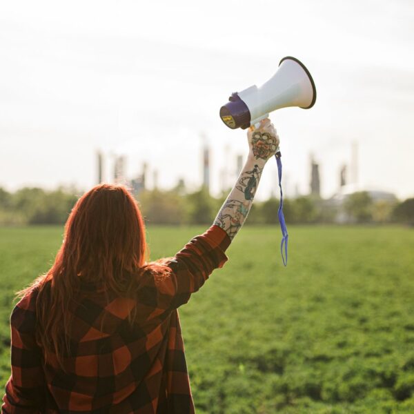 COMMUNITY_The_Megaphone_for_Manifestation_(@Best-Holistic-Life_@BestHolisticLifeMagazine_@Krystal-Jugarap)_Cover-Photo