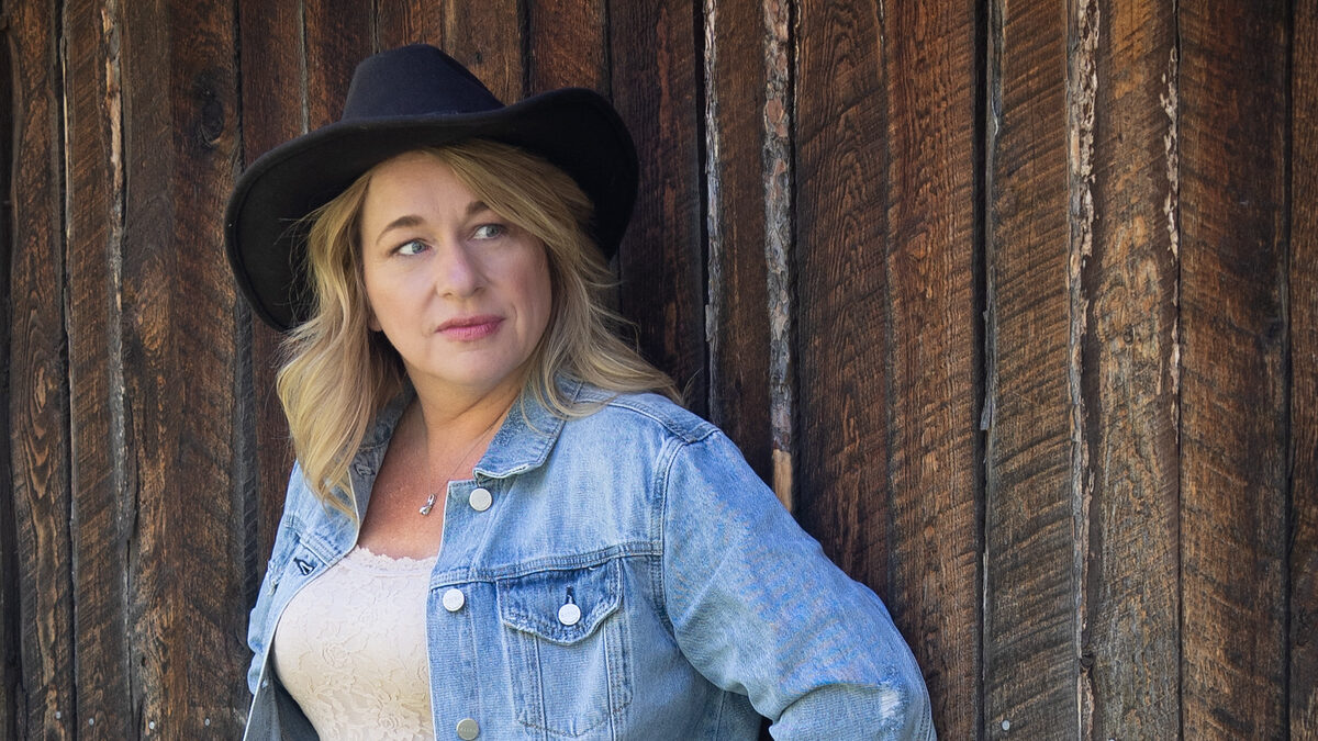 The_3_Laws_of_Energy_That_Instantly_Create_Unlimited_Abundance_(@Best-Holistic-Life_@BestHolisticLifeMagazine_@New-Release_@Dawna-Campbell)_Cover-Photo