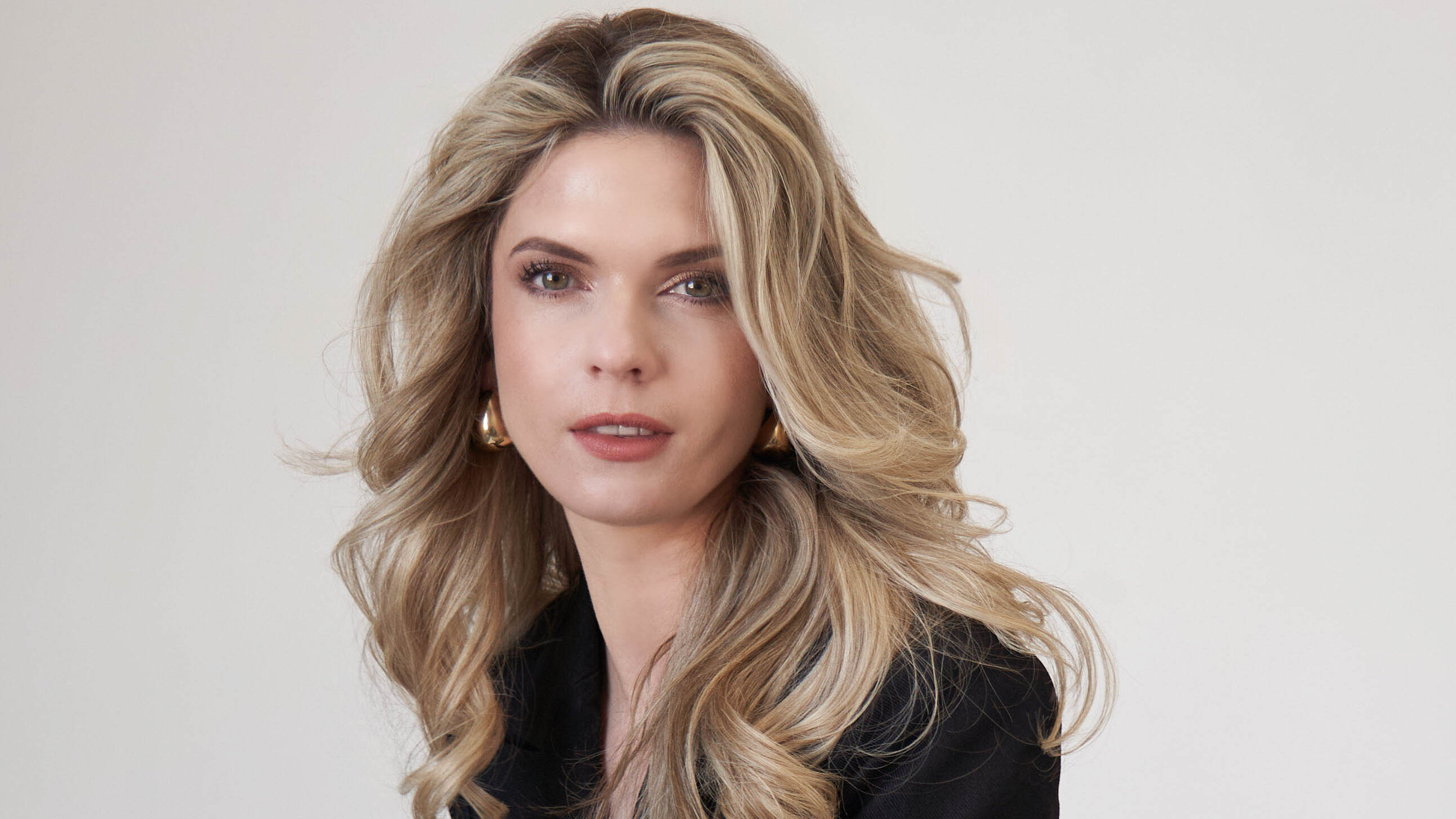 From_Milwaukee_with_Love_EMPOWEREDbyWMN’s_Dinner_Party_Celebrates_Women_in_Business_(@Best-Holistic-Life_@BestHolisticLifeMagazine_@New-Release_@Krystal-Jugarap)_Cover-Photo