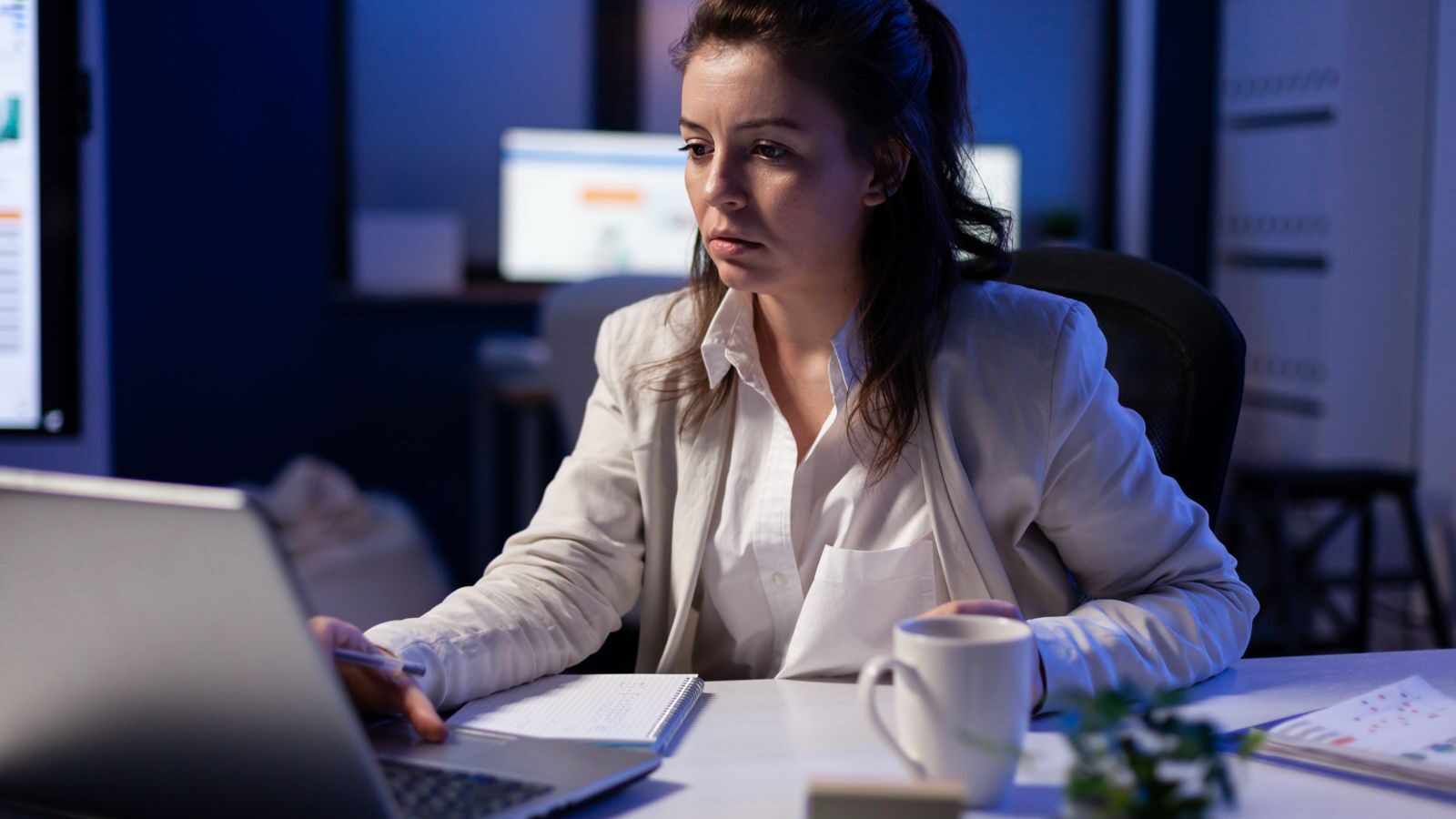 When_Cybercrime_Attacks_Your_Business_and_Your_Body_(@Best-Holistic-Life_@BestHolisticLifeMagazine_@New-Release_@L.Y.-Marlow)_Cover-Photo