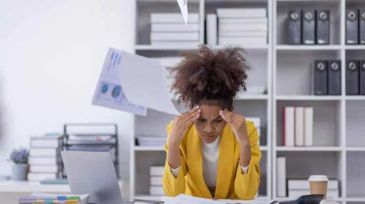 Emotional Clutter Is Real: 7 Science-Backed Ways to Remove the Past and Create More Peace Today